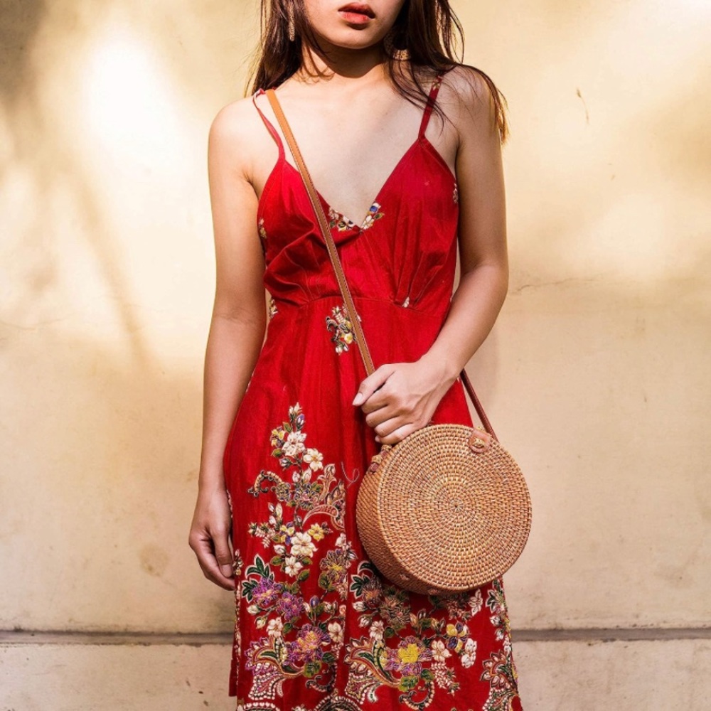 Handwoven round ratten bag